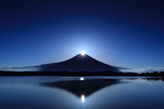 ダイヤモンド富士の写真